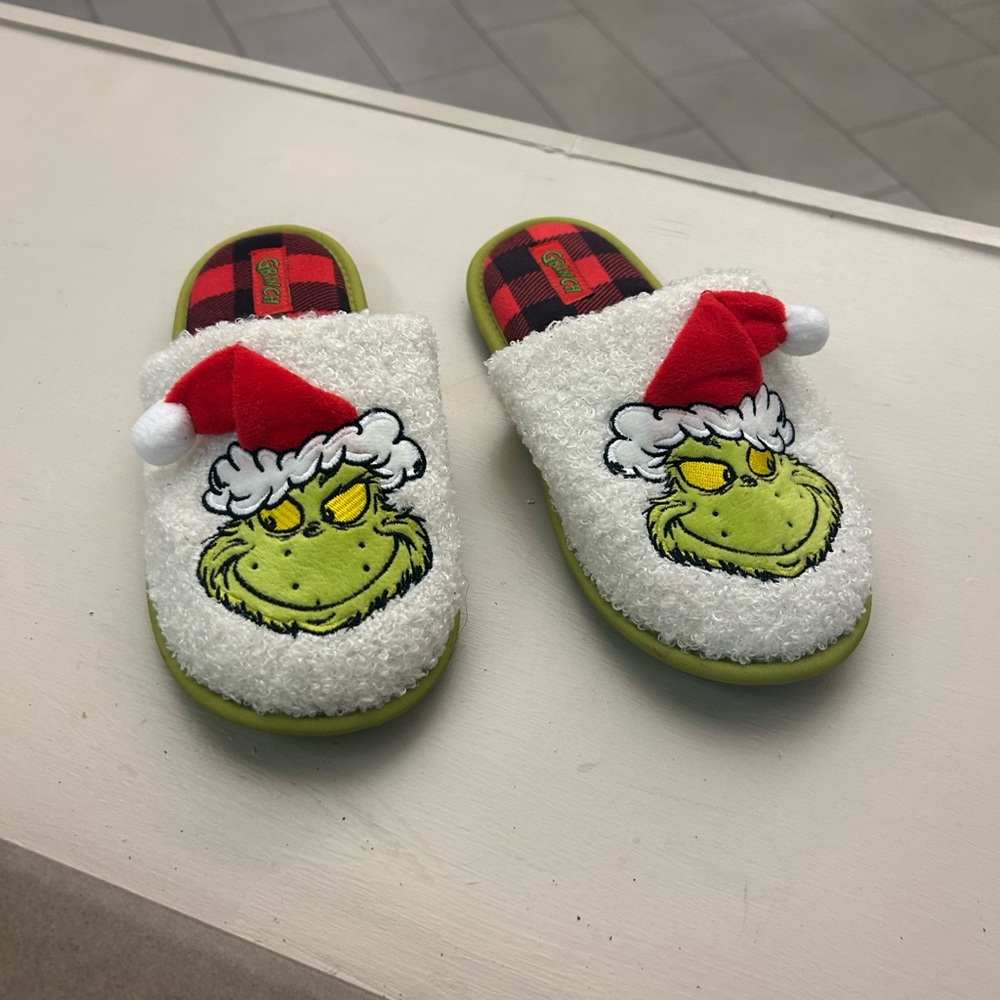 Christmas Kids Grinch Slippers with Santa Hat - White and Green L-2-3
